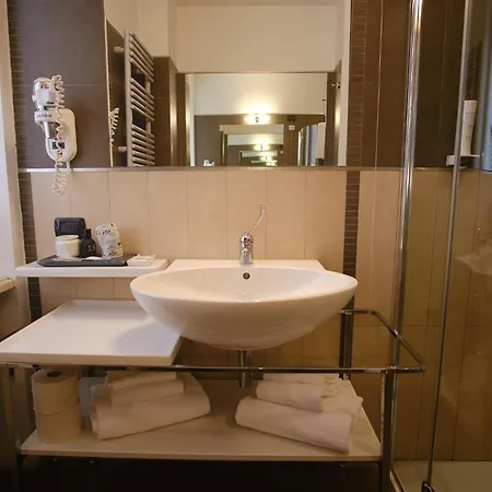 Bes & Szálloda 4*
