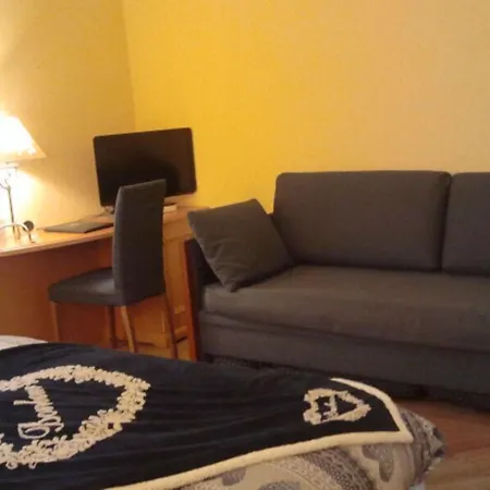 Hotel Bes & 4*