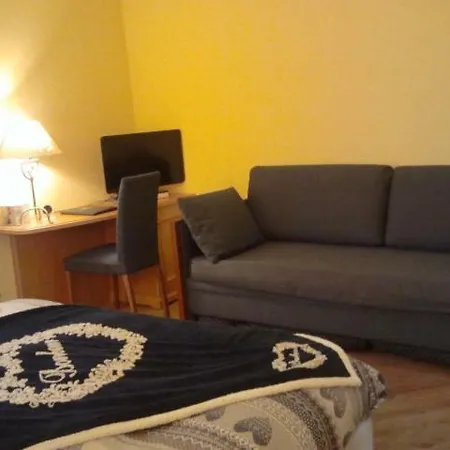 Bes & Szálloda Claviere